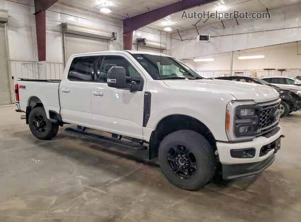 1FT8W3BN0PEE06823 2023 FORD F350 Белый Передняя правая четверть
