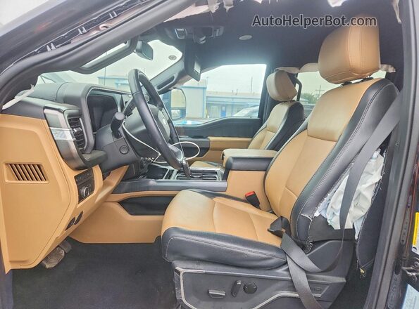 1FT8W3BT1REC18183 2024 FORD F350 Black Front interior view