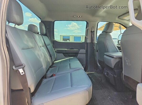 1FT8W3BT8PED15975 2023 FORD F350 White უკანა სავარძლების ხედი