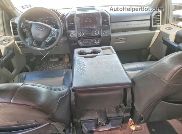 1FT8W3DT5JEC89582 2018 FORD F350 White Dashboard view