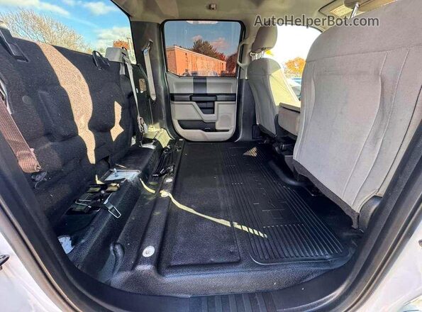 1FT8W3DT7HED16940 2017 FORD F350 White 