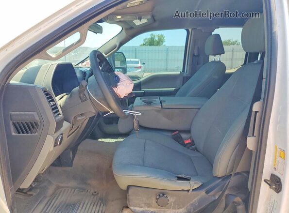 1FT8X3B6XNEG40194 2022 FORD F350 White Вид салону спереду