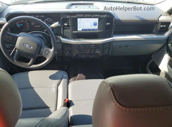 1FT8X3BA9REC90244 2024 FORD F350 Белый Вид панели приборов