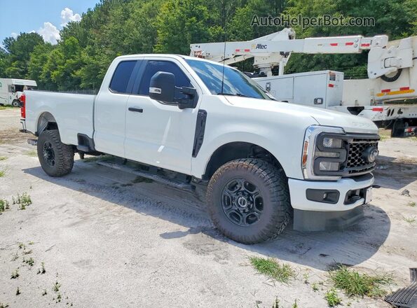 1FT8X3BT8SEE09909 2025 FORD F350 Белый Передняя правая четверть