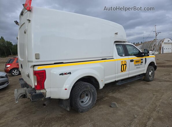 1FT8X3D64HED36909 2017 FORD F350 White 
