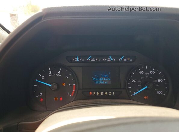 1FTBF2A60KEC67456 2019 FORD F250 White Սարքավորումների վահանակի տեսք