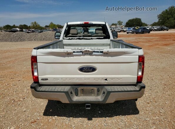 1FTBF2A60KEC67456 2019 FORD F250 White Հետևի տեսք