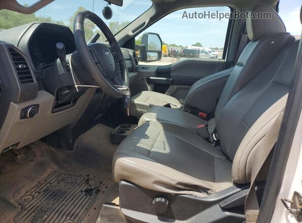 1FTBF2A60KEC67456 2019 FORD F250 White Սալոնի դիմացի տեսք