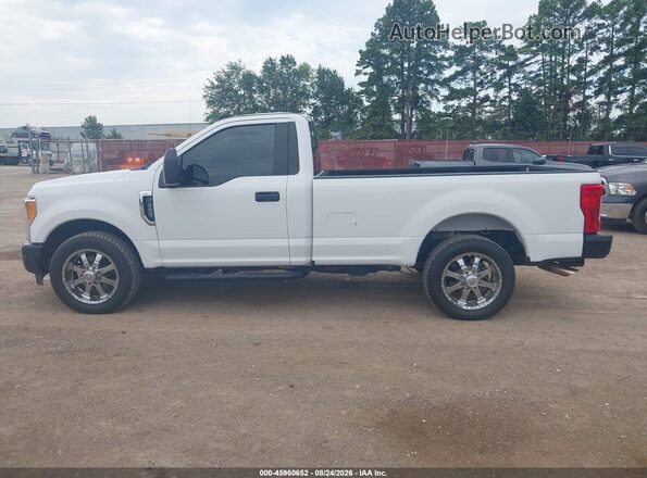 1FTBF2A61HED16866 2017 FORD F-250 White Widok wnętrza 360 stopni