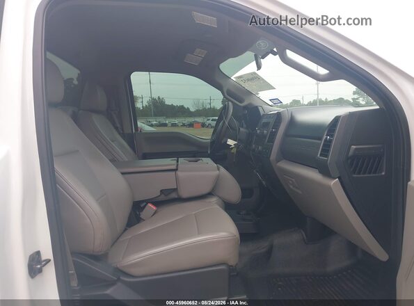 1FTBF2A61HED16866 2017 FORD F-250 White Widok wnętrza z przodu