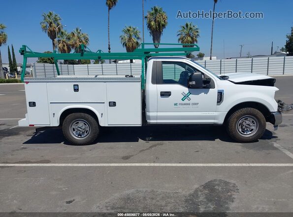 1FTBF2A62JEB11594 2018 FORD F-250 Белый Вид задней части салона