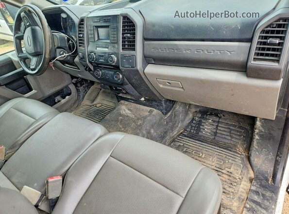 1FTBF2A65JEB71532 2018 FORD F250 White Առջևի վահանակի տեսք