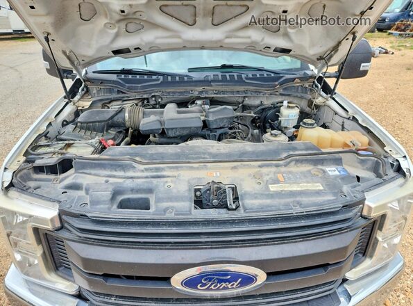 1FTBF2A65JEB71532 2018 FORD F250 White Սալոնի հետևի տեսք