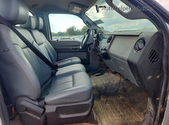 1FTBF2B60GEB17224 2016 FORD F250 White Widok tylnych siedzeń