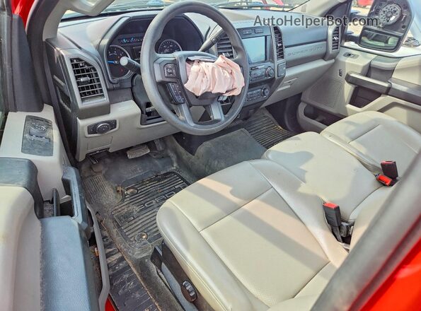 1FTBF2B61LED65993 2020 FORD F250 Красный Вид панели приборов