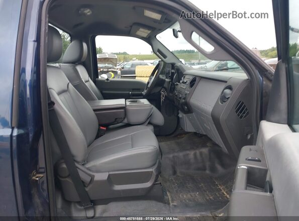 1FTBF2B65GED02823 2016 FORD F-250 Navy Widok wnętrza z przodu