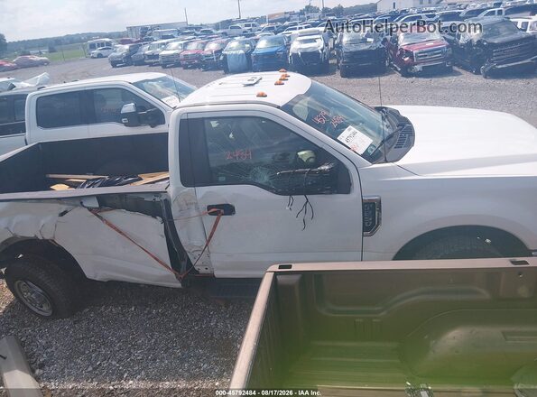 1FTBF2B65KEF45914 2019 FORD F-250 White Սալոնի հետևի տեսք
