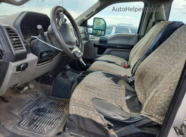 1FTBF2B66HEF37278 2017 FORD F250 Silver Vista interior delantera