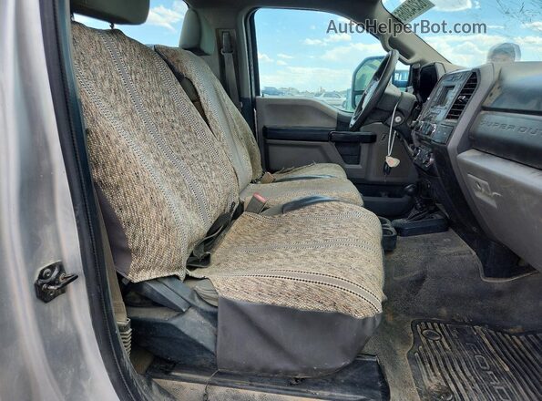 1FTBF2B66HEF37278 2017 FORD F250 Silver Vista de los asientos traseros