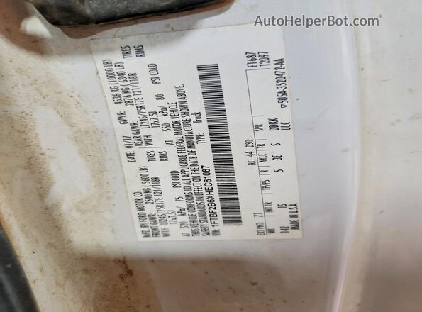 1FTBF2B6XHEC61087 2017 FORD F250 Белый Вид подкапотного пространства