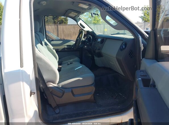 1FTBF2BT3GEC64272 2016 FORD F-250 White Widok wnętrza z przodu