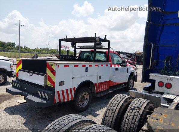 1FTBF2BT4HEE63462 2017 FORD F-250 White Սալոնի 360 աստիճան տեսք