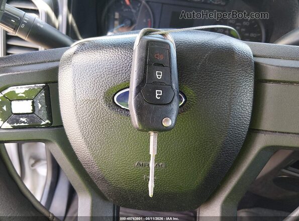 1FTBF2BT7HEC33222 2017 FORD F-250 White Առջևի վահանակի տեսք