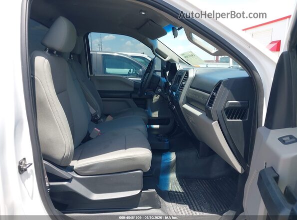 1FTBF3A6XJEC83796 2018 FORD F350 White Вид салону спереду