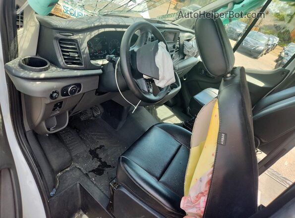1FTBR1X88NKA14983 2022 FORD TRANSIT White Widok deski rozdzielczej