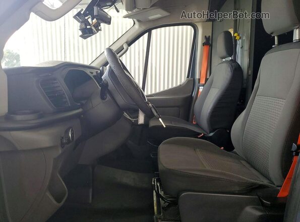 1FTBR3X87LKA86864 2020 FORD TRANSIT Blue წინა სალონის ხედი