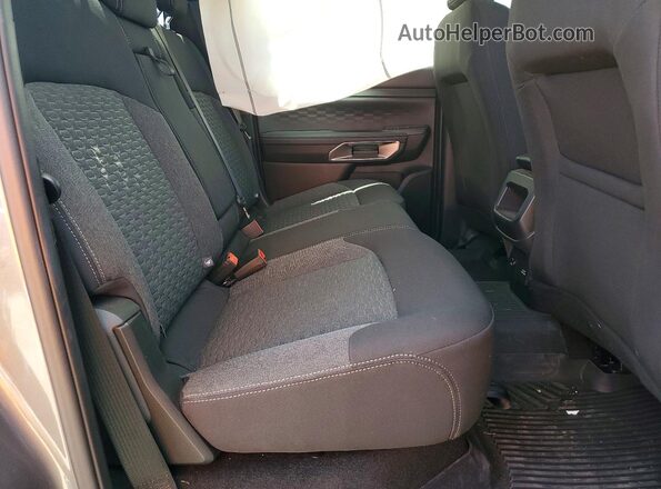 1FTER4HH3RLE05004 2024 FORD RANGER Gray Widok tylnych siedzeń