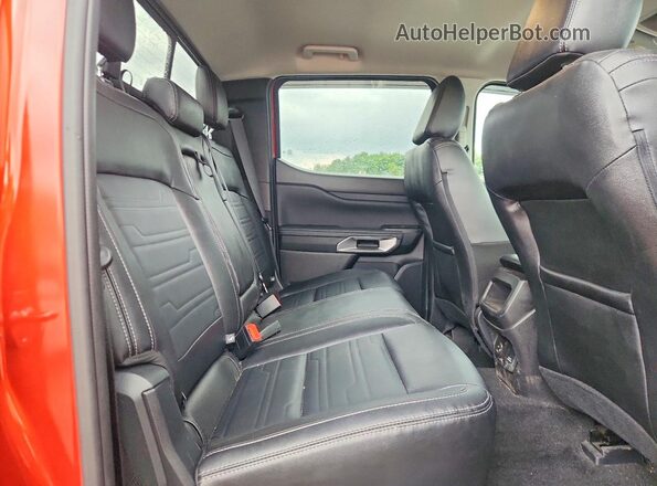 1FTER4KH9RLE10538 2024 FORD RANGER Red Vista de los asientos traseros