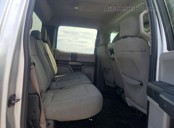 1FTEW1C84HKC65595 2017 FORD F150 Silver Rear seats view
