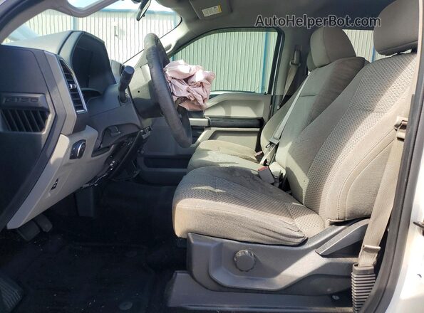 1FTEW1C84HKC65595 2017 FORD F150 Silver Front interior view