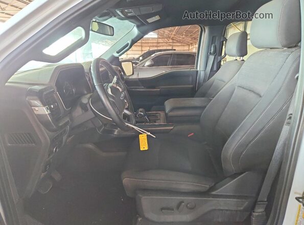 1FTEW1C87PFA18613 2023 FORD F150 White Вид салону спереду