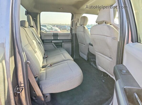 1FTEW1CB5JKC27696 2018 FORD F150 Gray Widok tylnych siedzeń