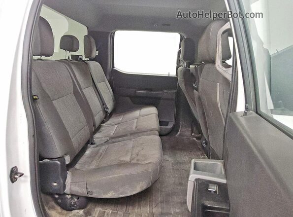 1FTEW1CB8NKF26430 2022 FORD F150 White Widok tylnych siedzeń