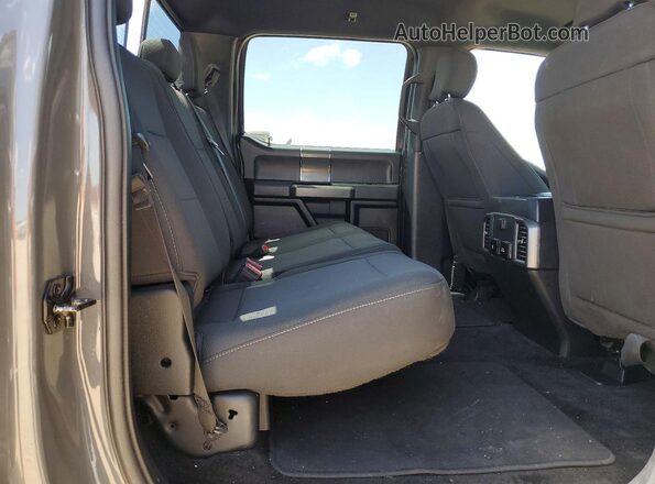 1FTEW1CG8JFB51797 2018 FORD F150 Gray Widok tylnych siedzeń
