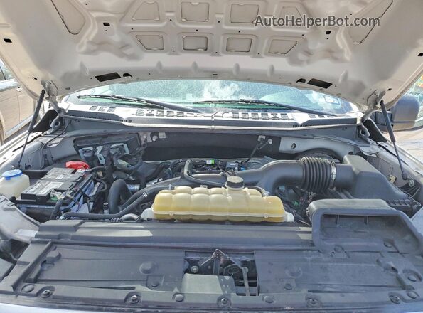 1FTEW1CP5KKD95867 2019 FORD F150 Silver Rear interior view