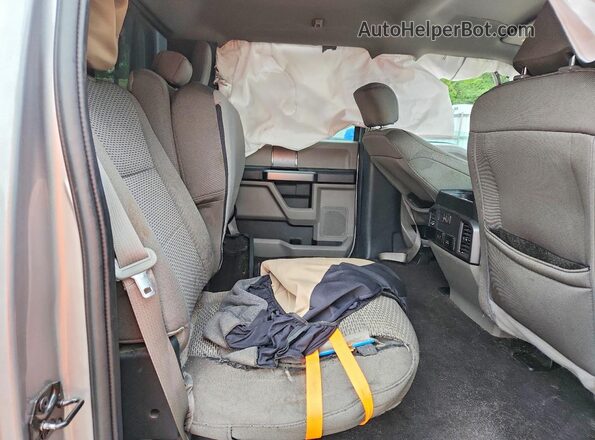 1FTEW1CP9LKF44007 2020 FORD F150 Silver Вид задніх сидінь