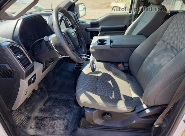 1FTEW1E46KFB05017 2019 FORD F150 White Вид салону спереду