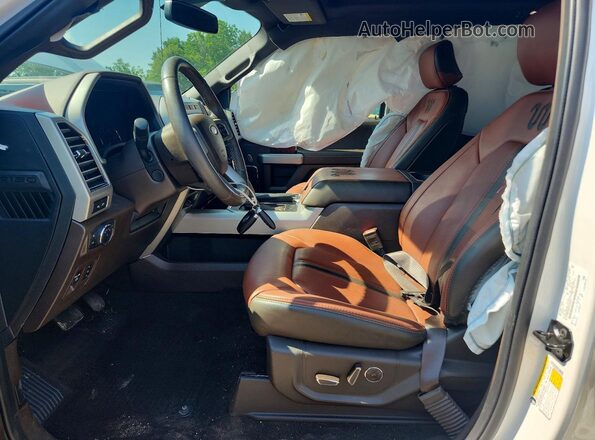 1FTEW1E46KFC29904 2019 FORD F150 White Widok wnętrza z przodu