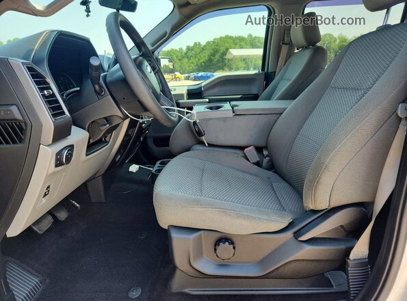 1FTEW1E50KFA20487 2019 FORD F150 Silver Widok wnętrza z przodu