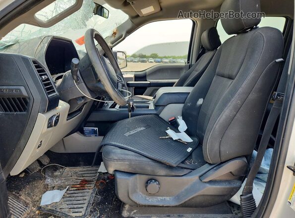 1FTEW1E58JKC81565 2018 FORD F150 Silver Widok wnętrza z przodu