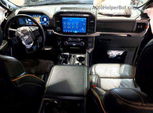 1FTEW1E82NFB10478 2022 FORD F150 Черный Вид панели приборов