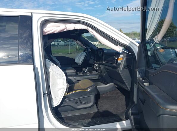 1FTEW1E85NFA82983 2022 FORD F150 White Front interior view