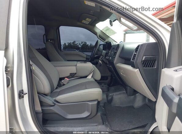 1FTEW1EB0JFD04934 2018 FORD F150 Silver წინა სალონის ხედი
