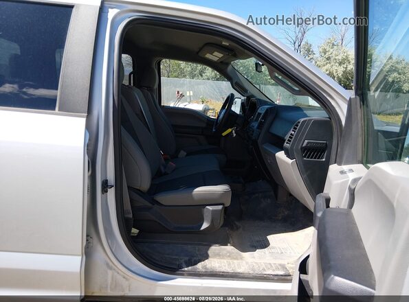 1FTEW1EB5JKE38331 2018 FORD F150 Silver Вид салону спереду