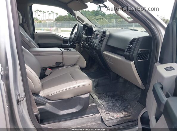 1FTEW1EB5LKE13836 2020 FORD F150 Серебряный Вид салона спереди