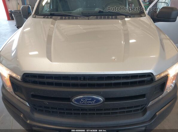 1FTEW1EBXJKE38454 2018 FORD F150 Silver Widok z przodu